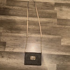 Micheal Kors cross body bag